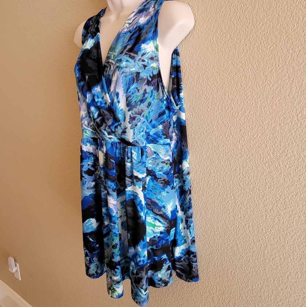Beautiful jersey knit sleeveless tunic